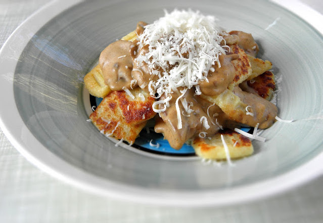 Gnocchi med gräddig champinjonsås