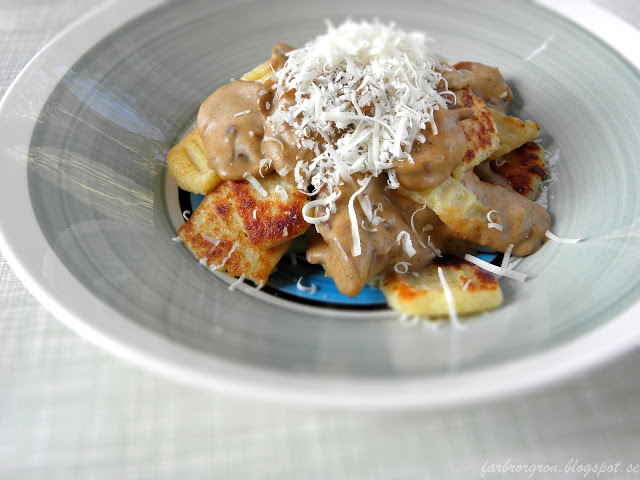Gnocchi med gräddig champinjonsås