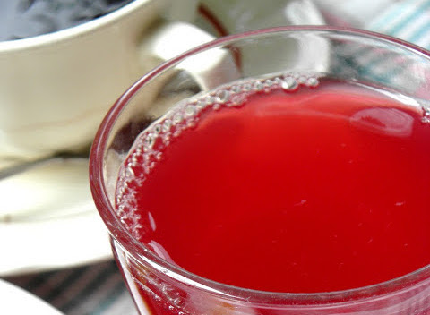 Blandsaft med körsbär, vinbär och rabarber