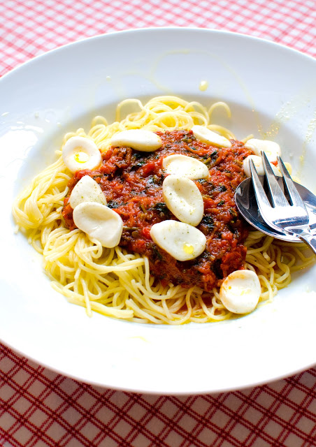 Pastasås med målla, tomat och morot