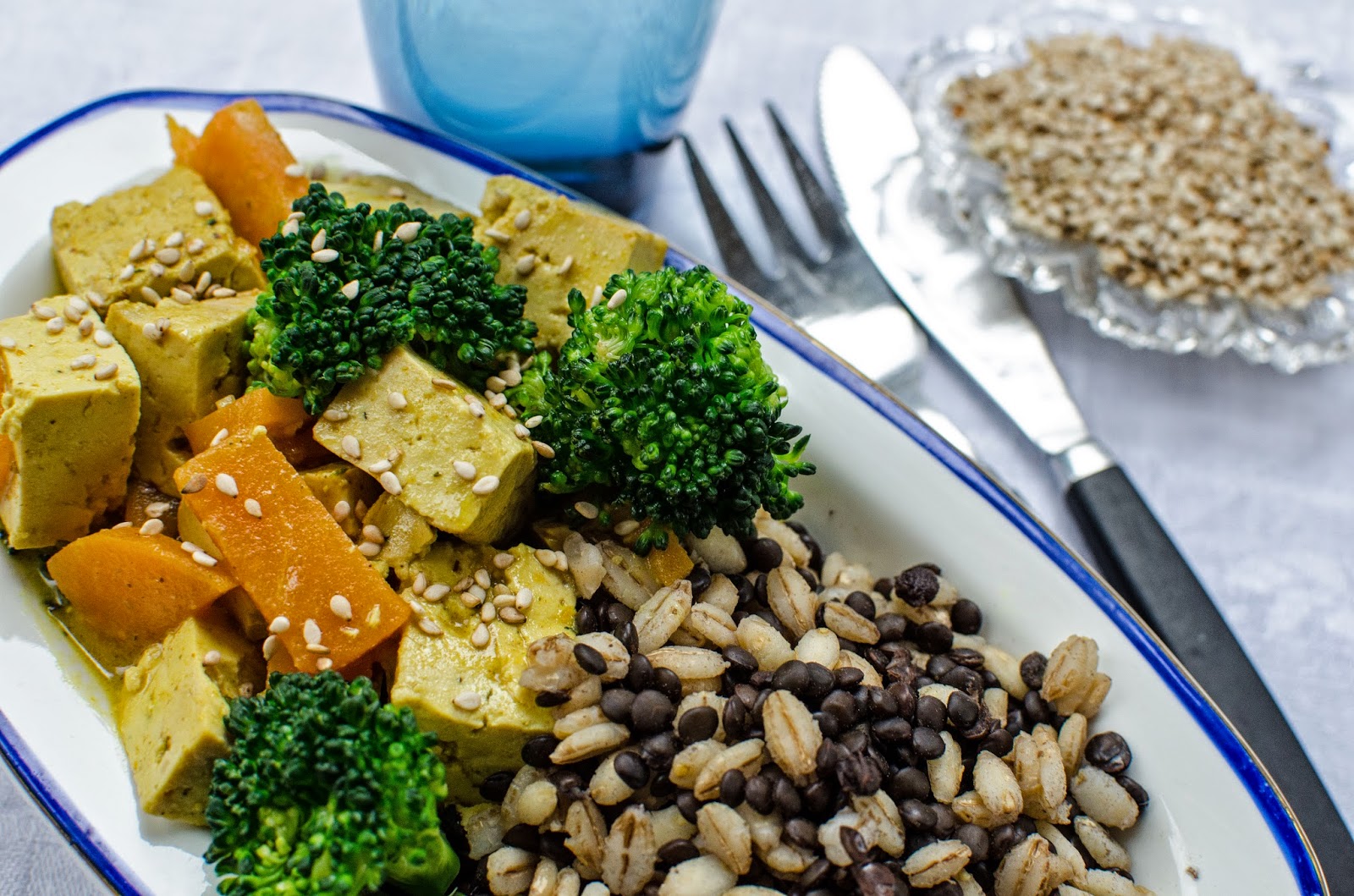 Currygryta med tofu och belugalinser