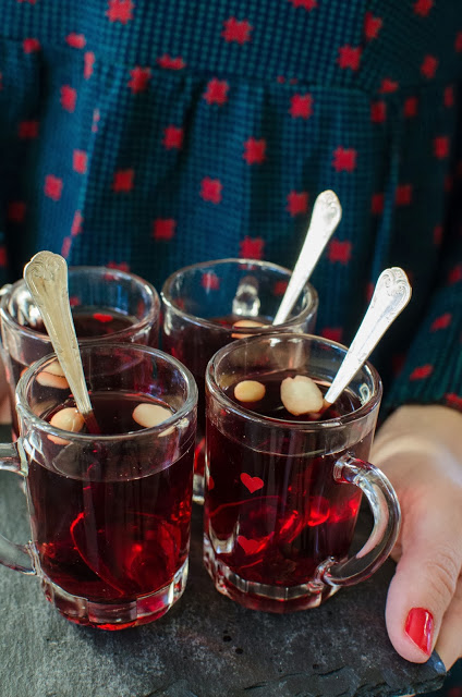 Egen glögg på äppeljuice och granatäppeljuice