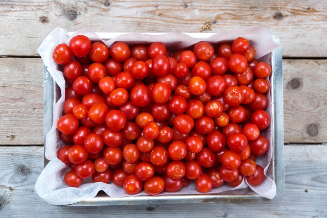 Krossade tomater på körsbärstomater