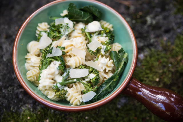 Broccolipasta med ostsås