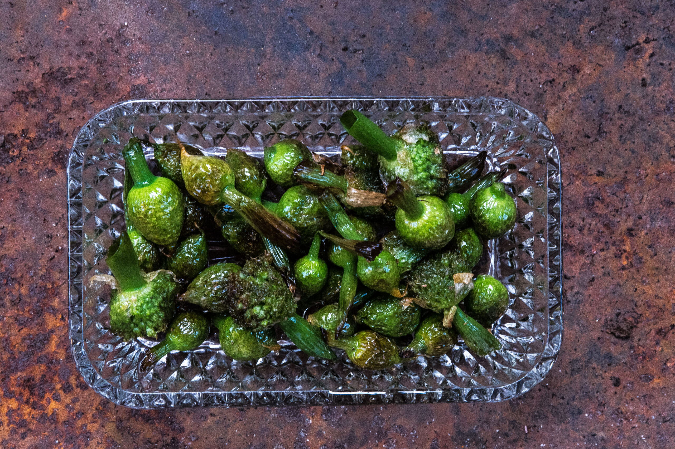 Så njuter vi av piplökens blommor!