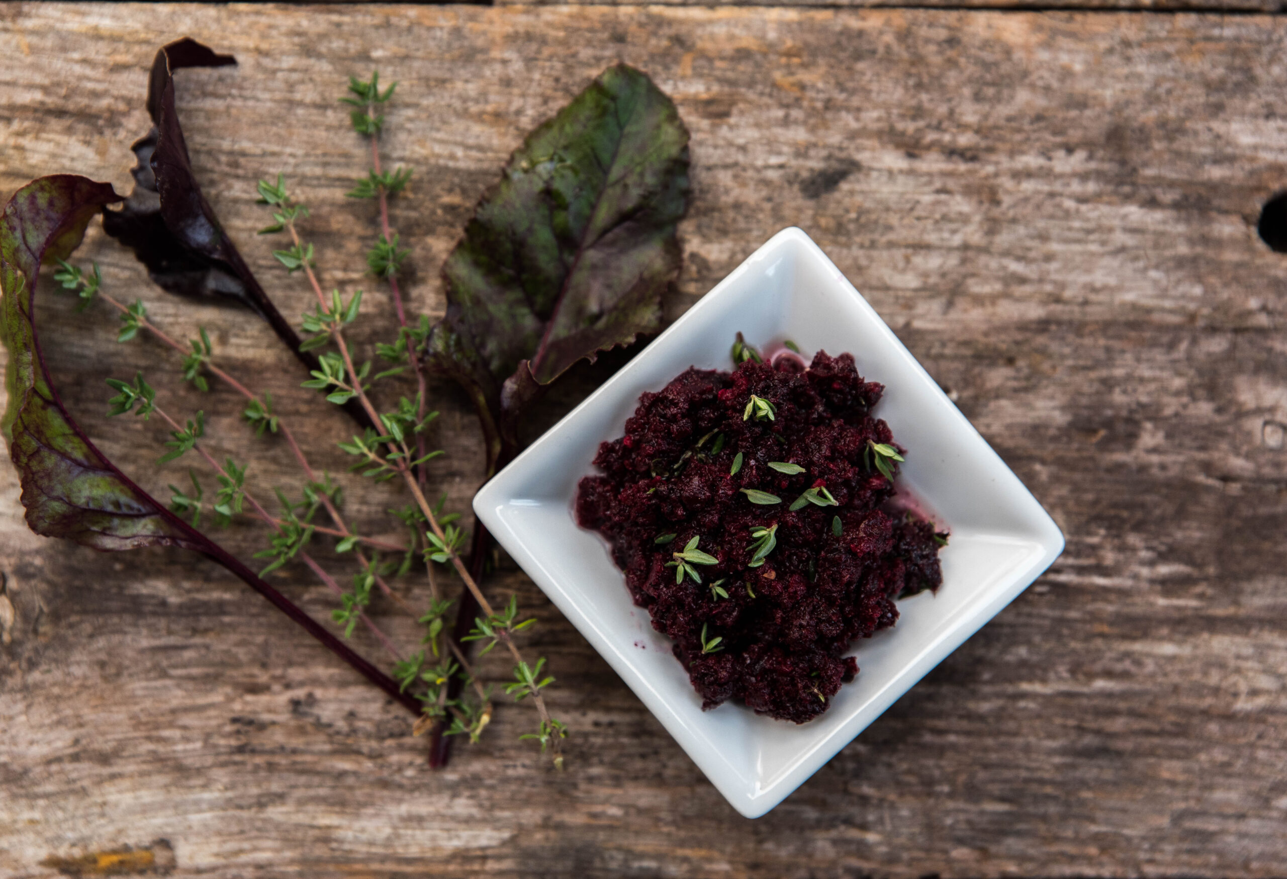 Rödbetspesto med smak av timjan