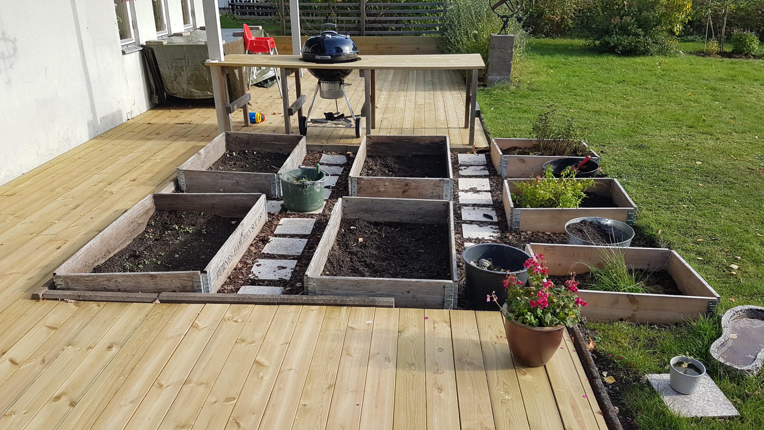 Komma igång med pallkrageodling och kompostering