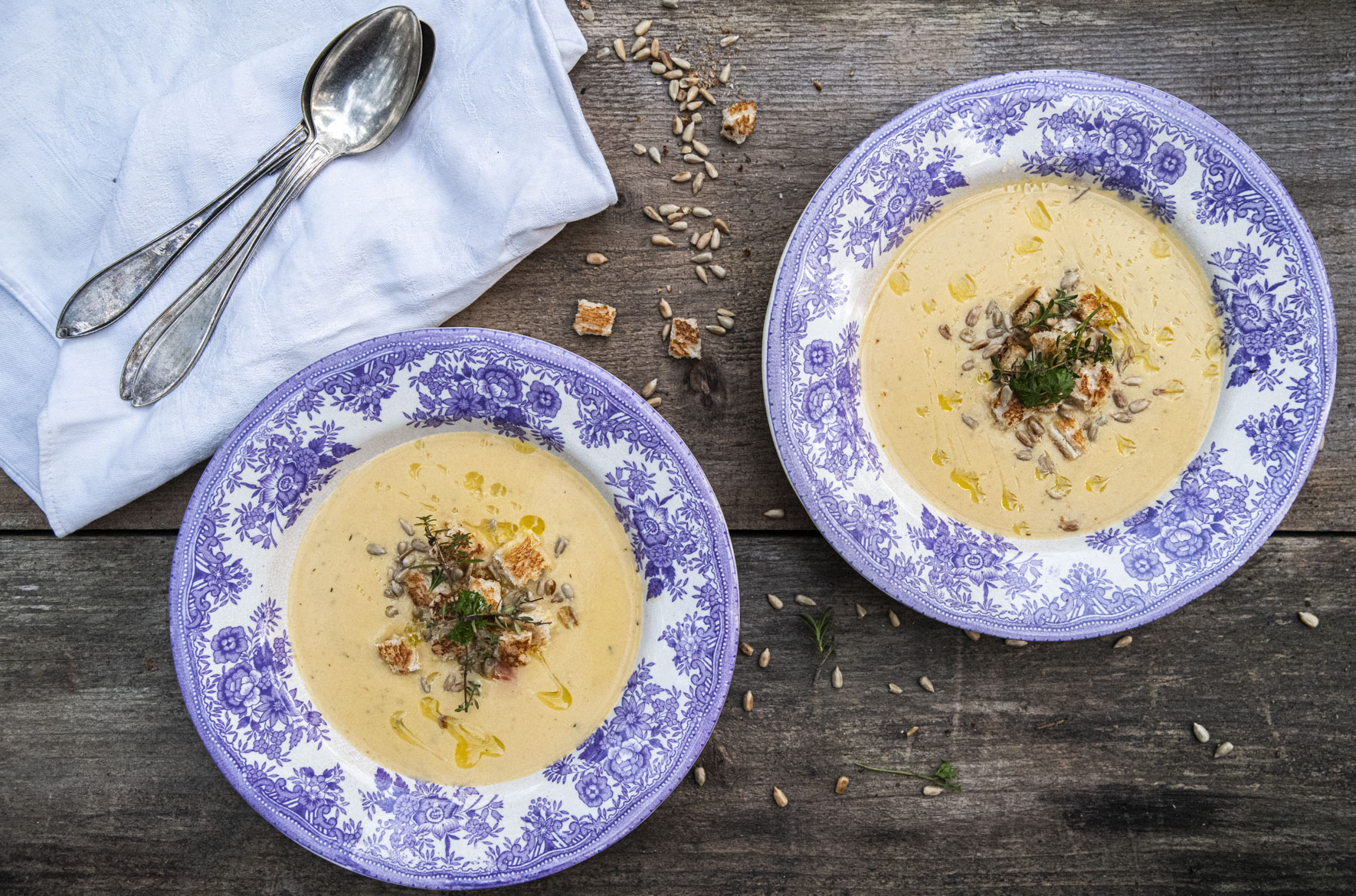 Rotfruktssoppa på blandade rostade rotfrukter
