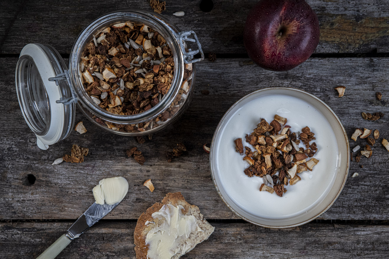 Egen granola med smak av äpplen och kanel