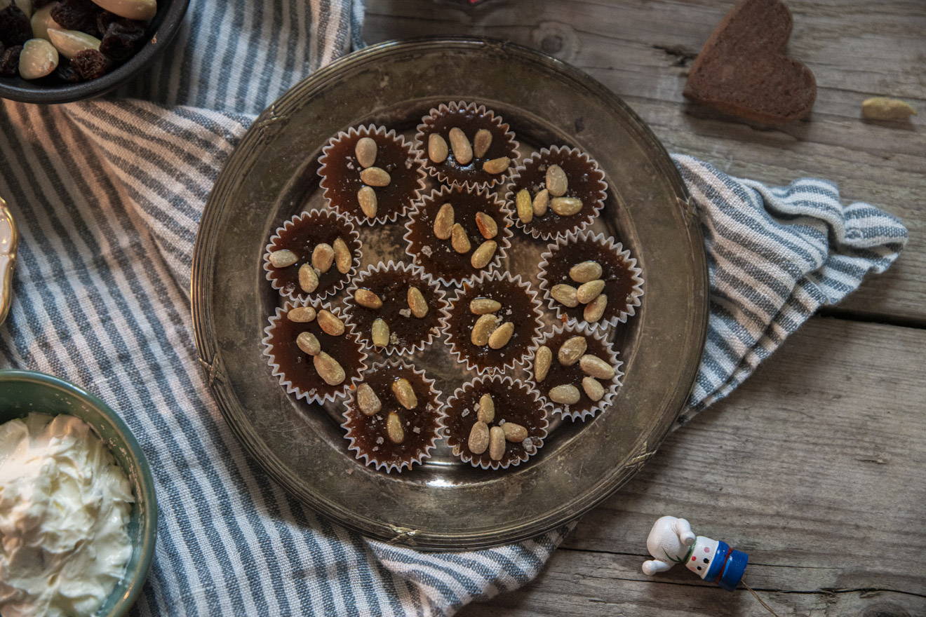 Julrecept – Saffransknäck med pinjenötter