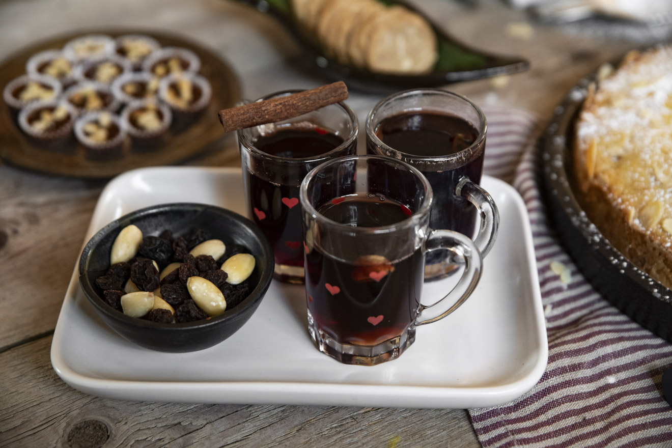 Julrecept – Egen vinbärsglögg