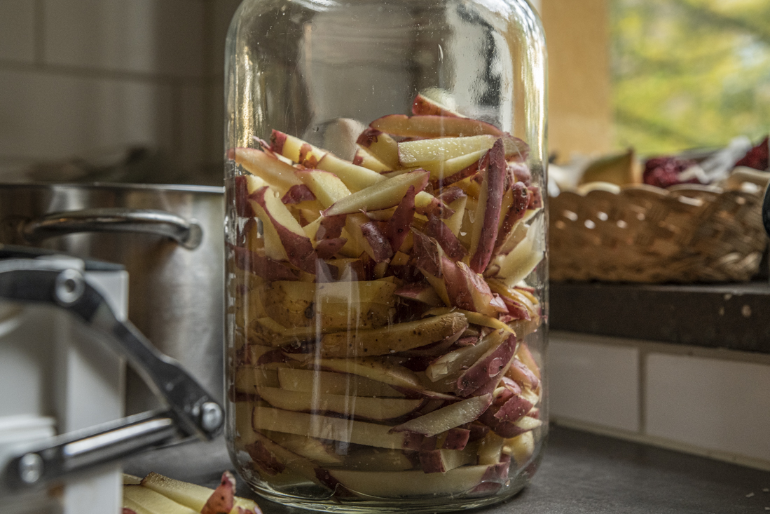 Syrad potatis till egna pommes frites
