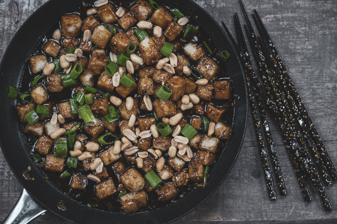 Knaprig tofu i Gong Bao-sås